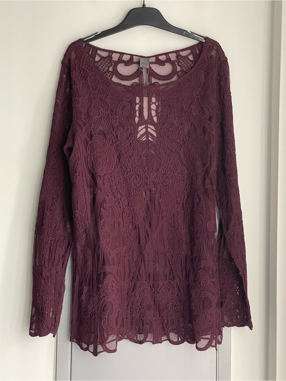 NWT S. OLIVER Lace Long-Sleeve Blouse in Burgundy
